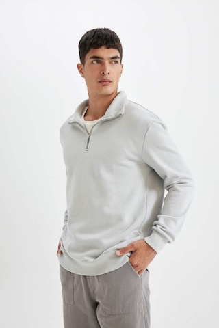 DeFacto Comfort Regular Fit Rahat Kalıp Fermuarlı Dik Yaka Basic Düz Sweatshirt X7405AZ24AUGR253