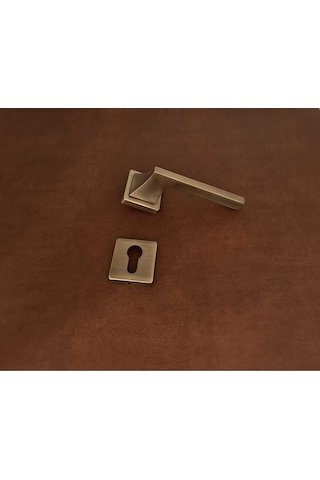 Karo Mat Antik Sarı Kare Rozetli Zamak Çelik Kapı Kolu Sağ Basar Tek Yön