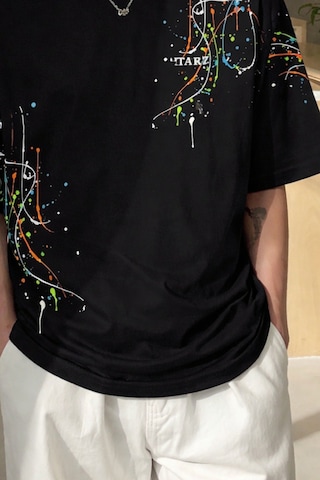 Tarz Cool Erkek Oversize Baskılı Tişört Renkli Boya Desenli Modern Streetwear Siyah
