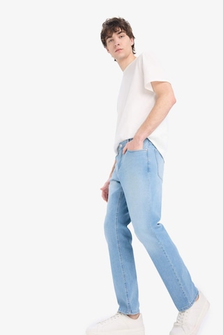 DeFacto Sergio Regular Fit Normal Kalıp Normal Bel Boru Paça Jean Pantolon E2734AX25SPNM39