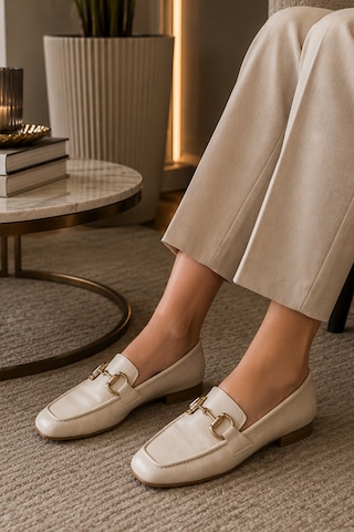 Kadın Loafer Makosen Metal Tokalı Rugan Günlük Ayakkabı Krem