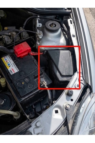 Renault Clio 2 Role Kutu Kapağı,üst Role Ve Sigorların Takıldığı Kutunun Kapağı, Motor İçi Role Kutu Kapağı.2001-2012 Model Arası Uyumludur.oem:7700435378