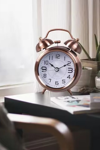 Thentech Otantik Görünümlü Eskitmeli Alarmlı Masa Üstü Çalar Saat Şık Retro Görünüm Metalik