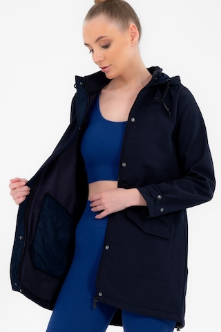 Escetic Lacivert Çıkarılabilir Kapüşonlu 2 Cepli Su Ve Rüzgar Geçirmez Kadın Softshell Mont 6331-3510-lacivert Lacivert