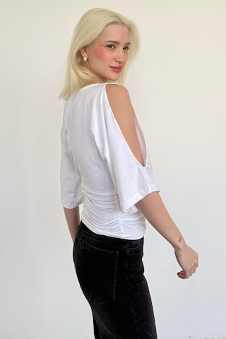 Madmext Beyaz Belden Büzgülü Yarasa Kollu Açık Omuz Bluz Mg2672 Beyaz