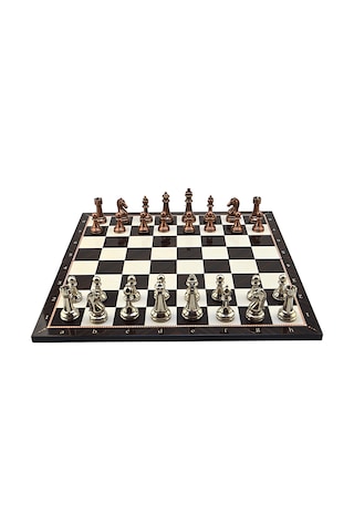 Gifthome Metal Klasik Satranç Takımı Antik Ve Katlanır Ceviz Desenli Mdf Satranç Tahtası 43x43 Cm.