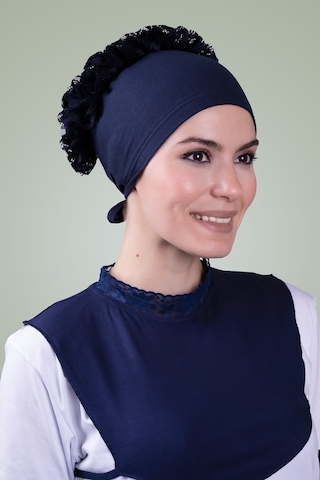 Hürrem Bone Lacivert Arkadan Bağlamalı Tesettür Bone Viskon Kumaş Fırfır Bone Lacivert