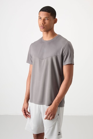 Tommy Life Koyu Gri Polyester Nefes Alan Dokulu İnce Esnek Standart Fit Erkek Performans T-shirt - 88391 Koyu Gri