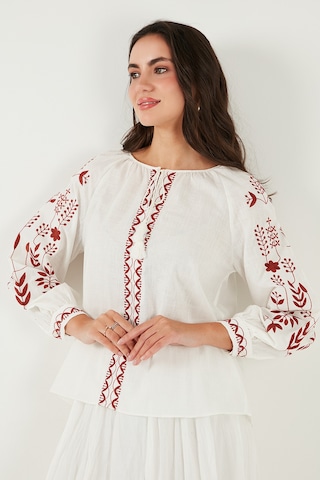 Lela Pamuklu Regular Fit Balon Kol Nakış Işlemeli Bayan Bluz 6110936 Ekru-Bakir