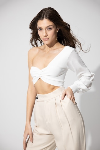 Sherin Beyaz Tek Omuz Balon Kol Crop SWK4605BE-BEYAZ