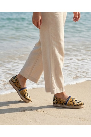 Futsishoes Camellıa Sarı Kilim Desenli Hasır Taban Nakış Detaylı Hakiki Deri Kadın Etnik Desen Espadril Ayakkabı