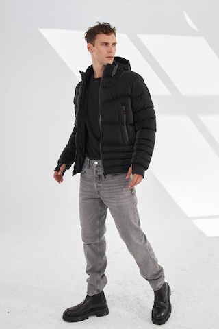 Delpino Dar Kesim Kapüşonlu Şişme Karbon Siyah Erkek Mont 2205 Siyah