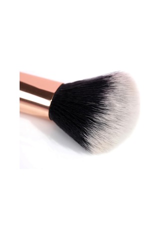 Brushworks Blush Brush Yumuşak Kabuklu Allık Ve Bronzlaştırıcı Fırçası