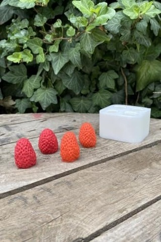 Dörtlü Mum Kalıbı Silikon 2 5 X 2 5 X 3 Cm Küçük Süsleme Kalıbı 1 Adet Çok Renkli