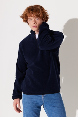 Regular Fit Normal Kesim Dik Yaka Yarım Fermuarlı Lacivert Polar L212208410 Lacivert