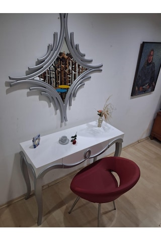 Dresuar Cnc Kabartma 90666 Model Aynalı Tombik Sandalye Ayak Parlak Beyaz Gri Renk Beyaz - Gri