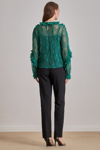 Düz Kesim Yeşil Dantel Bluz Yeşil