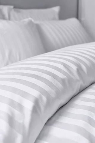 Tek Kişilik %100 Pamuk Saten Nevresim Seti Premium Seri 8 Renk Seçeneği 160x220 Beyaz