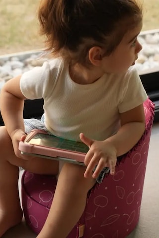 Reyo Minicozy Cosmo Taşınabilir Çocuk Bebek Koltuğu, 1-5 Yaş Ergonomik Çocuk Sandalyesi, Hafif, Sıvı İtici, Silinebilir Kırmızı