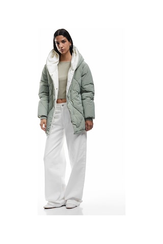Koton Kapüşonlu Cep Detaylı Fermuarlı Çıtçıt Düğmeli Kapitone Oversize Anorak Yeşil 6wal00007ıw Yeşil