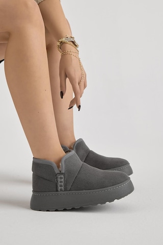 Kalın Poli Taban İçi Astarlı Süet Görünümlü Kadın Füme Günlük Bot Tbprf005 Füme