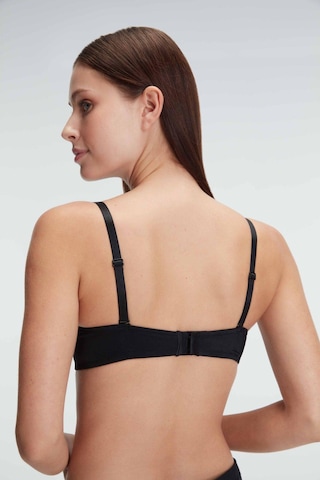 Balenli Destekli Dolgulu Askıları Çıkabilen Günlük Klasik T-shirt Sütyeni Siyah