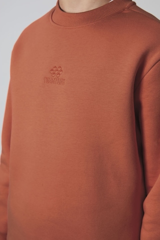 Tommylife Kiremit Pamuklu Kalın İçi Tüylü Yumuşak Dokulu Standart Fit Nakışlı Erkek Çocuk Sweatshirt - 11232 Kiremit