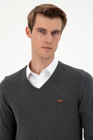 U.S. Polo Assn. Erkek Slim Fit V Yaka Antrasit Melanj Kazak 50297063-VR081