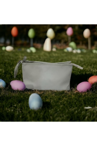 Burberry Kozmetik Seyehat Çantası Uznluk 24cm Derinlik 17cm Baklava Desenli Vintage Krem