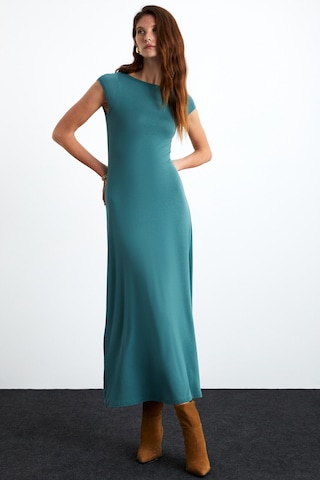 ESLY Kadın Viskon Karışımlı Kayık Yaka Slim Fit Yeşil Elbise