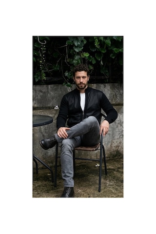 Onno Fermuarlı Deri Aksesuarlı Erkek Mont Siyah