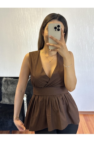 Jenerik Eteği Valonlu Beli Kuşaklı Kruvaze Poplin Bluz Kahverengi
