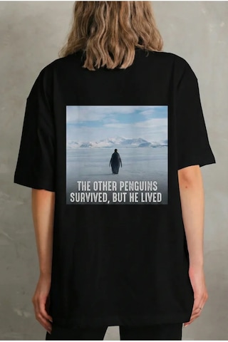 Butik İstanbul Oversize Tişört - Sırt Baskılı Survivor Penguin Temalı, Felsefi Yazılı Bisiklet Yaka Tişört - Siyah