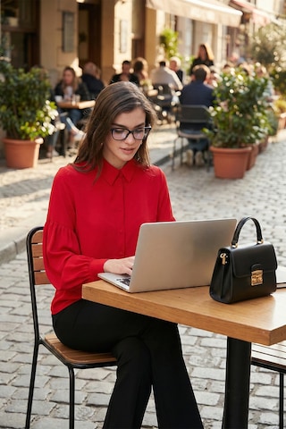 Lela Regular Fit Dikiş Detaylı Düz Yaka Balon Kol Bayan Gömlek 611Go00003 Kırmızı