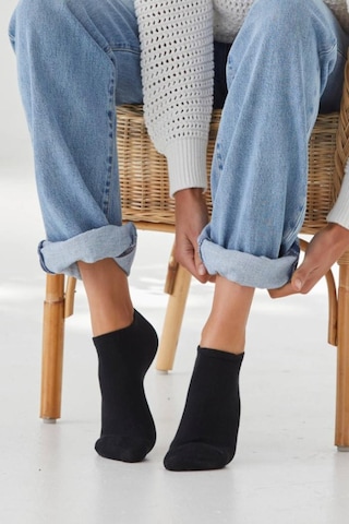 Ozzy Socks 12 Çift Siyah Dikişsiz Kadın Bambu Görünmez Sneaker Spor Ayakkabı Çorabı Siyah