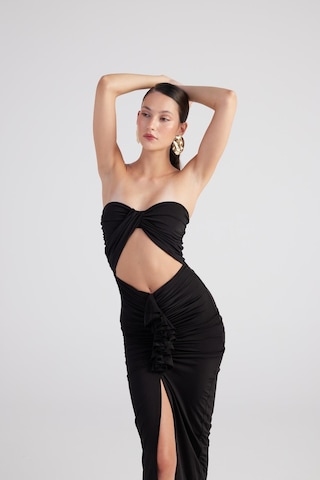 Holly Lolly Büzgü Detaylı Straplez Yırtmaçlı Hailey Elbise Siyah