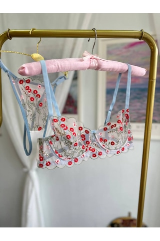 Noateks Bebe Mavisi Üzerine Kırmızı Gelincik Nakış İşlemeli Şeffaf Tül Bralet Takım Açık Mavi