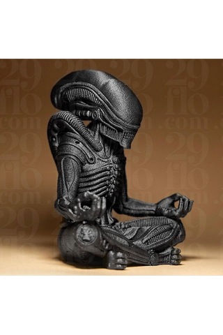 Xenomorph Alien Meditasyon Figürü - Yoga Yapan Uzaylı Yaratık Biblo Masaüstü Dekoratif Hediyelik