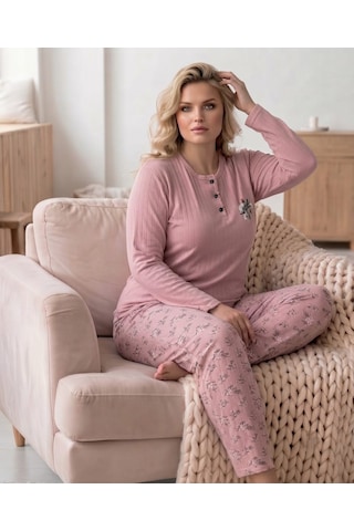 Eyfuze Kadın Kışlık Büyük Beden Curve Nakışlı Desenli Yakası Düğmeli Uzun Kollu Pijama Takımı Açık Pudra