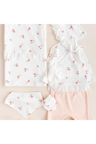 Çiçek Desenli Dantel İşlemeli %100 Pamuk Kız Bebek 8'li Hastane Çıkışı Beyaz