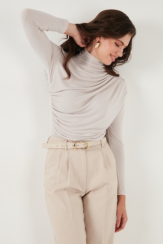 Lela Streç Büzgü Detaylı Slim Fit Dik Yaka Bayan Bluz 669925 Koyu Bej