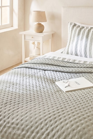 Ocean Home Textile Pamuklu Kapitoneli Haki Renk Çizgi Desen Tek Kişilik Yatak Örtüsü Seti 1 Adet 180 X 230 / 1 Adet 50 X 70 Cm