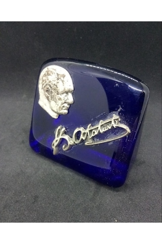Atatürk İnsiyalli Dökme Cam Kağıt Ağırlığı El Yapımı Obje 8x6x4cm