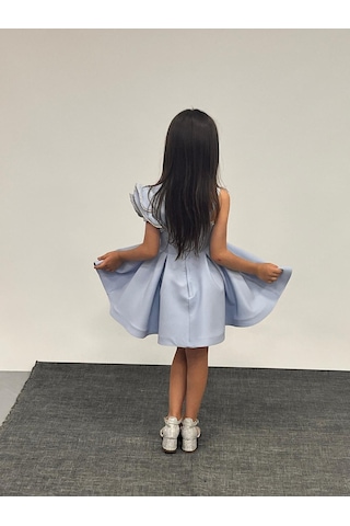 Kız Çocuk Abiye Mavi Kısa Tek Omuz Gül Detaylı Krep Kumaş Abiye Elbise 5-10 Yaş Mavi