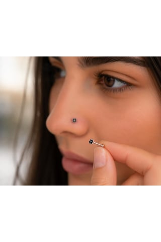 925 Ayar Gümüş Burun Hızması Siyah Çiçek Desenli Minimal Nose Stud Kadın Erkek Unisex 8 Mm Gri