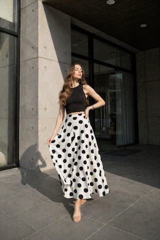 Unika Boutique Renkli Cizgi Desenli Uzun Bürümcük Kloş Etek Beyaz Puanlı