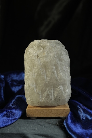 Tuzcu Kenan Çankırı Gri Doğal Tuz Lambası 2-3 Kg Ahşap Kaideli