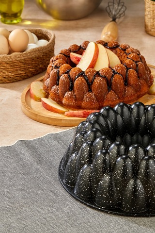 Polochef Prizma Döküm Granit Kek Kalıbı Siyah 26 Cm Siyah