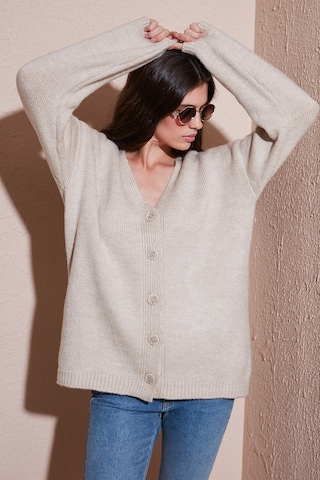 Lela Regular Fit V Yaka Düğmeli Triko Bayan Hırka 4616229 Taş