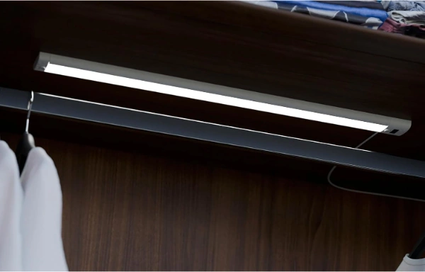 River World Led Işık Uzun Mıknatıslı Şarjlı Ve Sensörlü Renkli